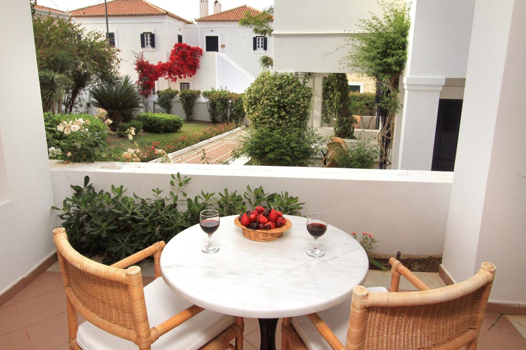Nissia Traditional Residences Spetses エクステリア 写真