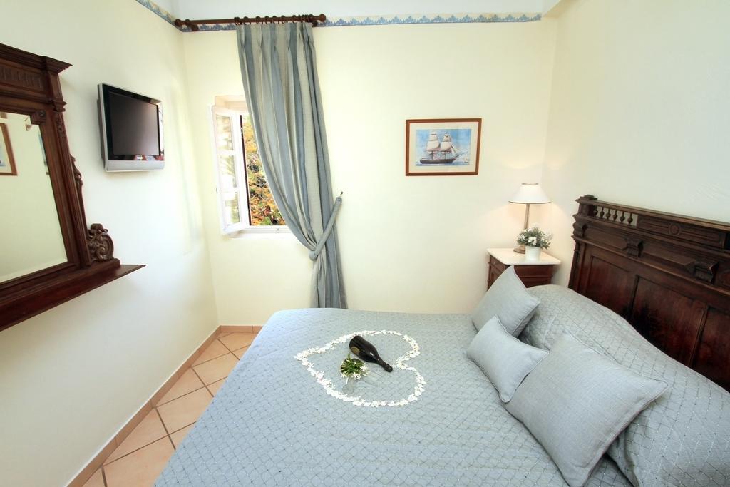 Nissia Traditional Residences Spetses エクステリア 写真