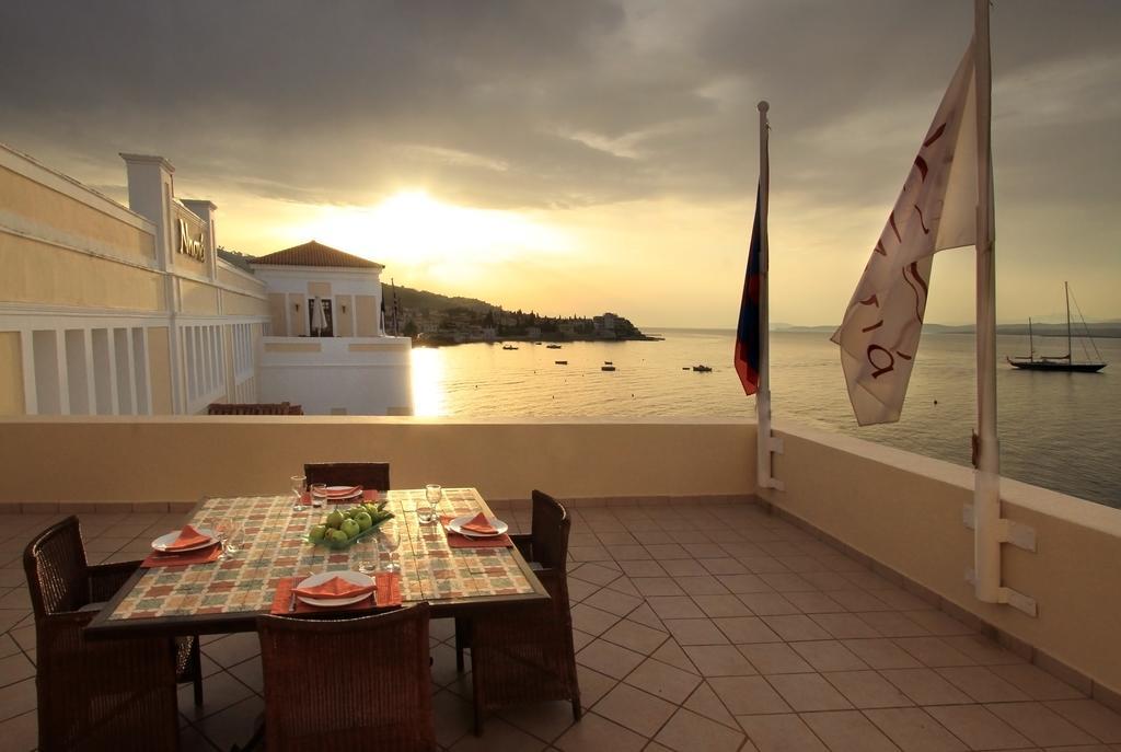 Nissia Traditional Residences Spetses エクステリア 写真