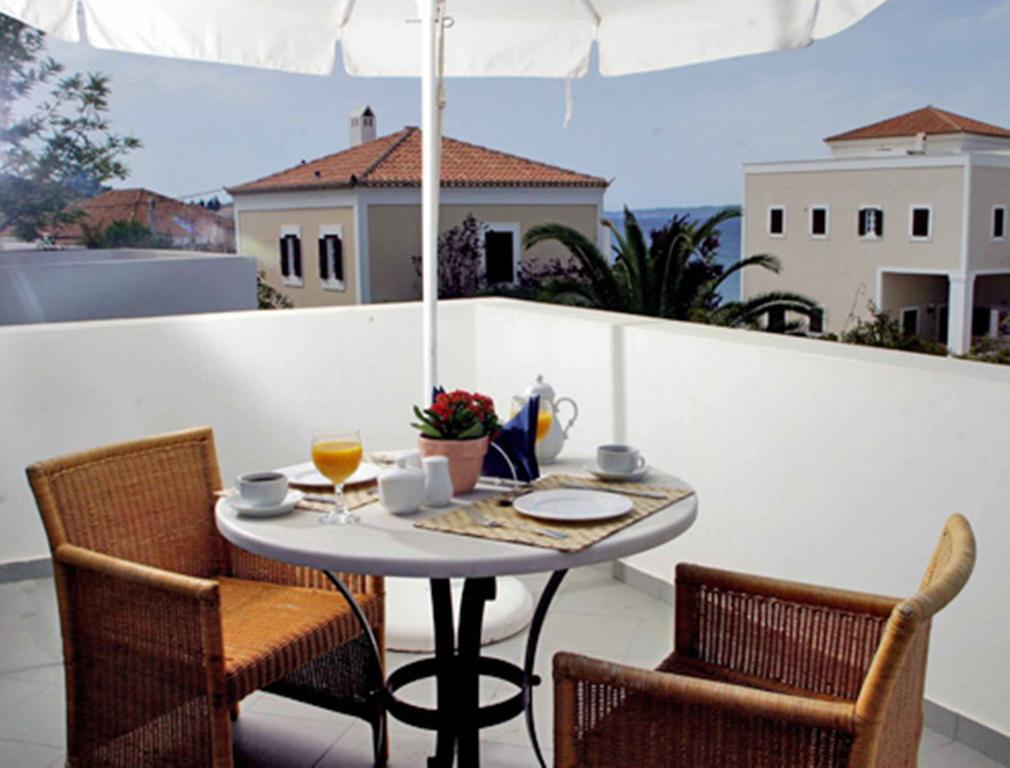 Nissia Traditional Residences Spetses エクステリア 写真